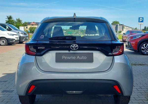 Toyota Yaris cena 72900 przebieg: 16300, rok produkcji 2023 z Człopa małe 232